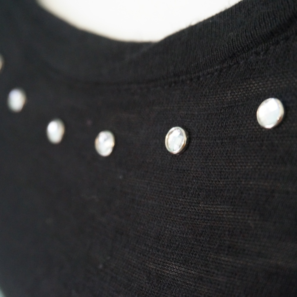Forever 21 Medium lace back jeweled shirt - Picture 3 of 10